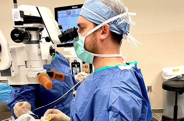 عمل پبوند قرنیه