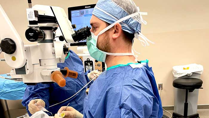 عمل پبوند قرنیه