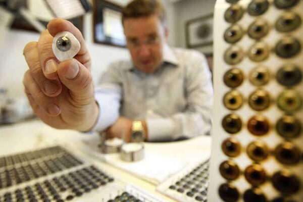 آکولاریست - متخصص چشم مصنوعی