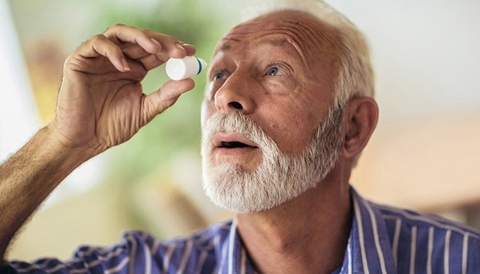 چشم مصنوعی در سالمندان