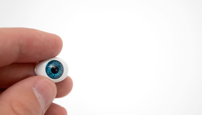 شرایط سنی چشم مصنوعی