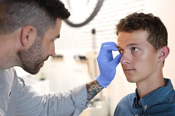 هزینه پروتز چشم در سال 1404